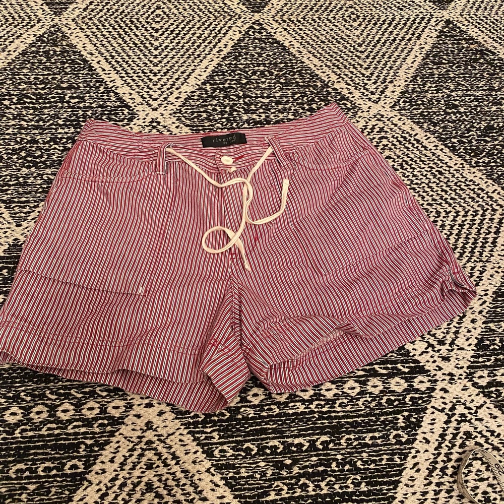 Shorts - Picture 2 of 6